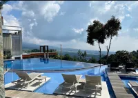 De Pointé Resort & Resto Hotels in Cisarua