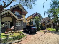 MN Villas Hotels in Batulawang