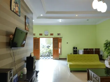 Homestay Pildacil Отели в г. South Tarogong