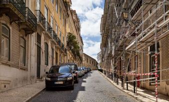 Altido Stunning 4Br Apt with Terrace and Seaview in Alfama