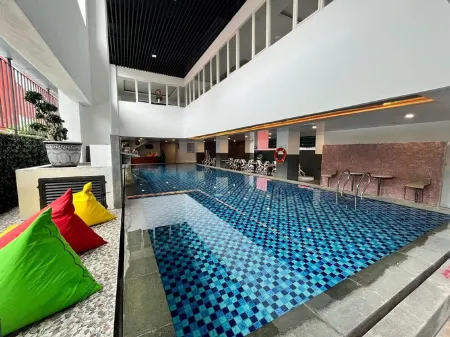 Hotel Elizabeth Ambon Отели в г. Sirimau