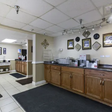 Grand View Inn & Suites