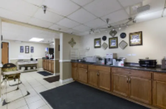 Grand View Inn & Suites