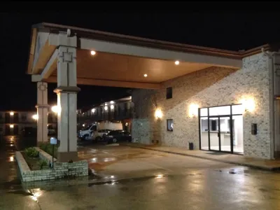 Travelodge by Wyndham Dumas Arkansas Hotels near Miller's Mud Mill