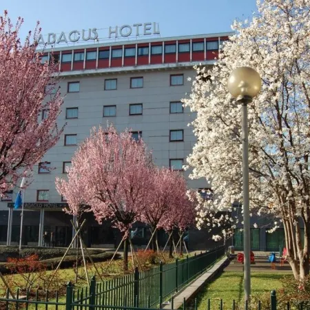 Abacus Hotel Отели рядом с достопримечательностью «Станция метро Bignami»