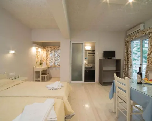 Pallada Hotel Hotels in Lampi