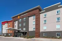 La Quinta Inn & Suites by Wyndham Ardmore Hotels near Broadlawn Park