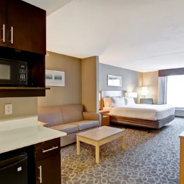 Holiday Inn Express & Suites OSHAWA DOWNTOWN - TORONTO AREA by IHG