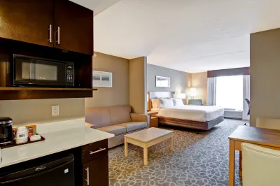 Holiday Inn Express & Suites Oshawa Downtown - Toronto Area Hotel a Oshawa