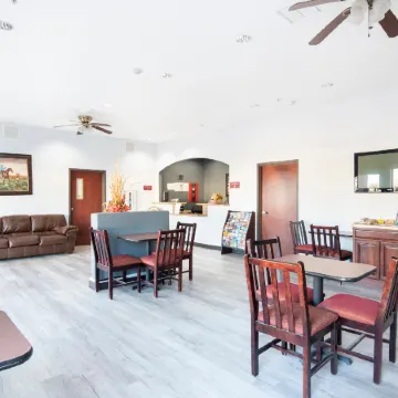 OYO Townhouse Clute Lake Jackson