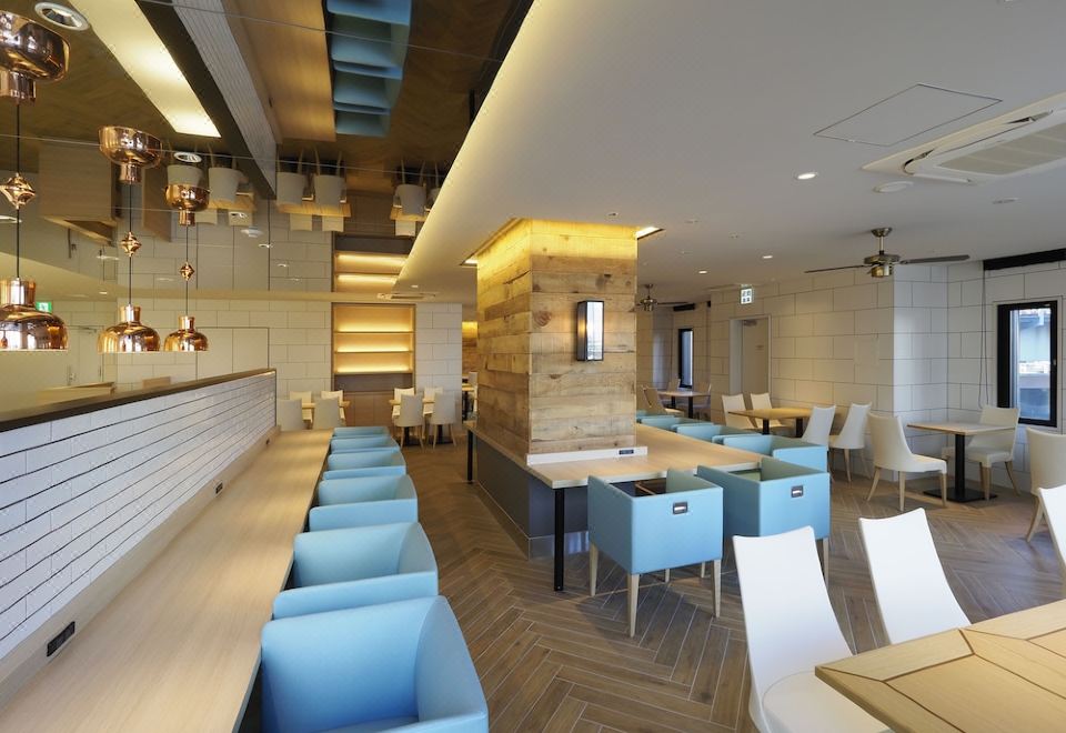 4. 파 이스트 빌리..