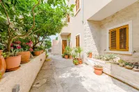 Apartments Iggy Hotels in Brač