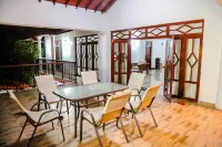 Lihini Scandic Hotels in Seeduwa