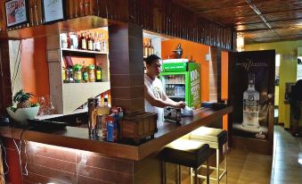 Finesse Residencia Bar and Restaurant