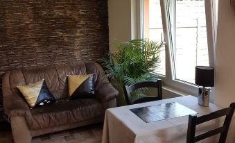 Airport16 B&B - Housity