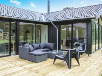 "Cate" - 150m from the Sea