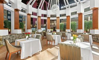 Crowne Plaza Stamford, an IHG Hotel - Housity