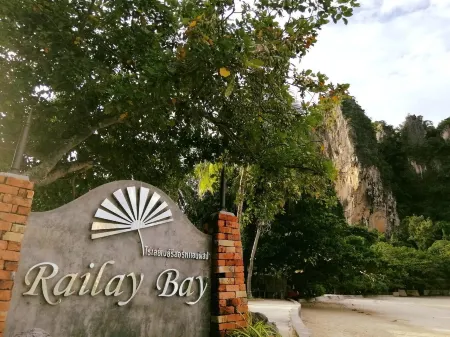 Railay Bay Resort & Spa Отели рядом с достопримечательностью «Рейли-Бич»