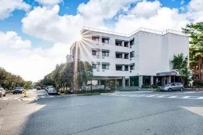 The Andrew Hotel Hotels near Tina Demel Inc