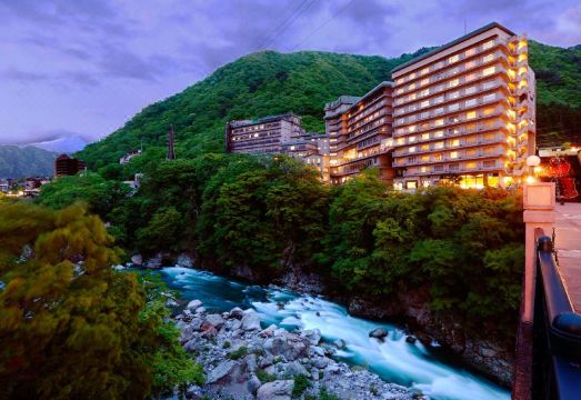 기누가와 교엔의 뷔페 조식 이미지