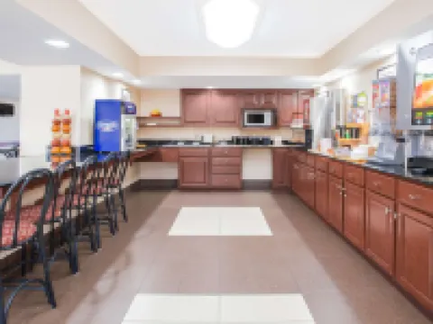 Ramada by Wyndham Edgewood Hotel & Conference Center Hoteles en Edgewood