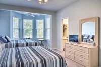 Condo in Lakefront Resort w/ Pool! Ozarks Getaway