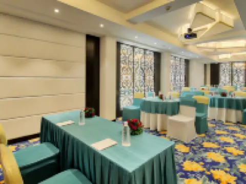 Golden Tulip Essential Jaipur Hotels in Jaipur