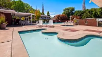 Baugh Motel, SureStay Collection by Best Western - Pools