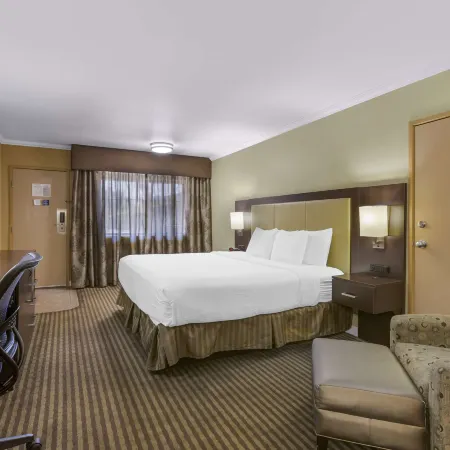 Royal Sun Inn & Suites