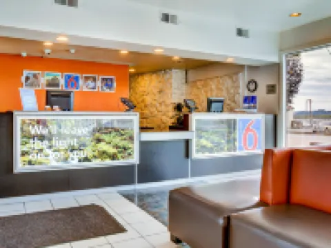 Motel 6 Coos Bay, or Hotels in Coos Bay