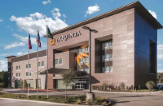 La Quinta Inn & Suites by Wyndham Dallas - Richardson Hotels near Valley House Gallery & Sculpture Garden
