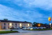 Super 8 by Wyndham Storm Lake - Motel