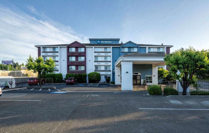 Best Western Lake Oswego Hotel  Suites