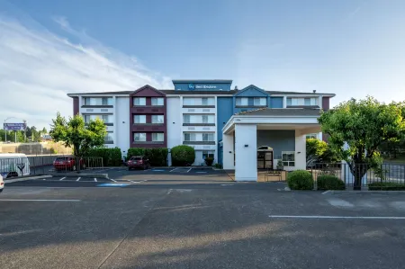 Best Western Lake Oswego Hotel  Suites