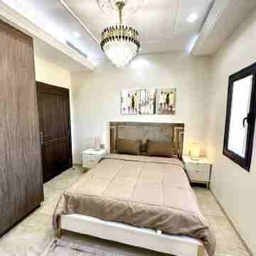 Lovely 3 Bedrooms Fully Equipped with Central AC. Rooms