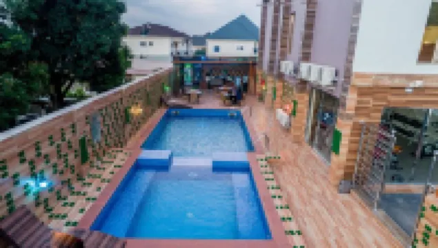 Maxbe Continental Hotel