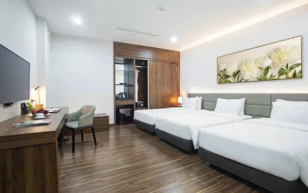Western Skyline Hotel