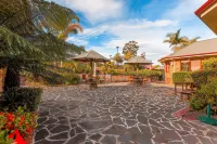 Robyn's Nest Lakeside Resort Hotels in Merimbula