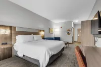 Holiday Inn Express & Suites Destin E - Commons Mall Area Hotels in Destin