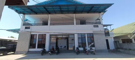 Wisma 88 Отели в г. Горонтало