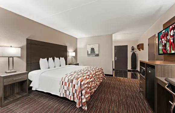 雷丁紅屋頂酒店