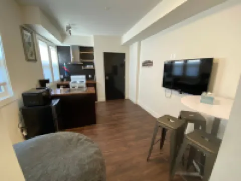 Brand New 1 Br 1 Bath. Close to All. Walkable