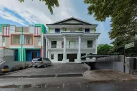Urbanview Hotel 99 Syariah Banjarbaru by RedDoorz Hotels in Loktabat Selatan