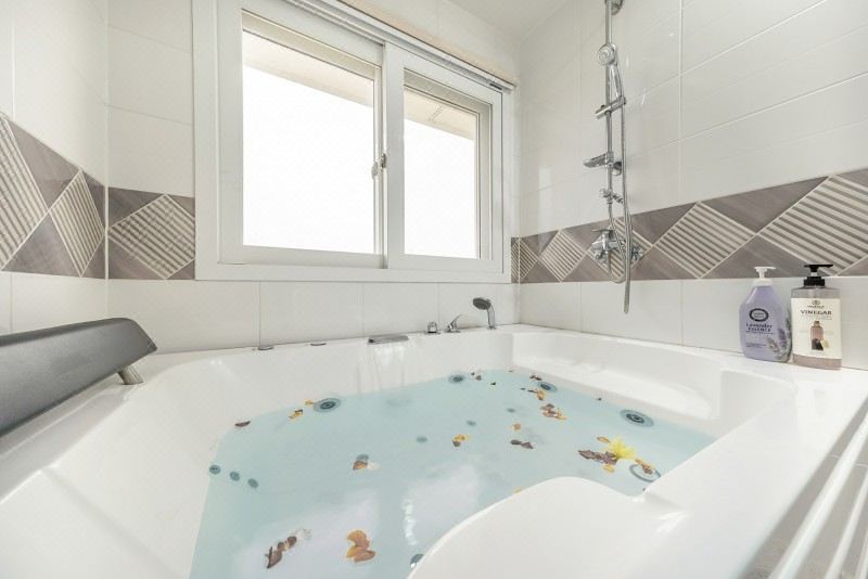 태안 호수와바다스파펜션