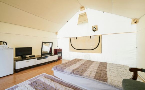 글램핑 외부 전경