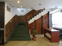 卡特拉住宅飯店 格德拉住宿飯店