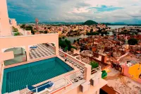 Raj Kuber - A Boutique Lake View Hotel - Swimmingpools