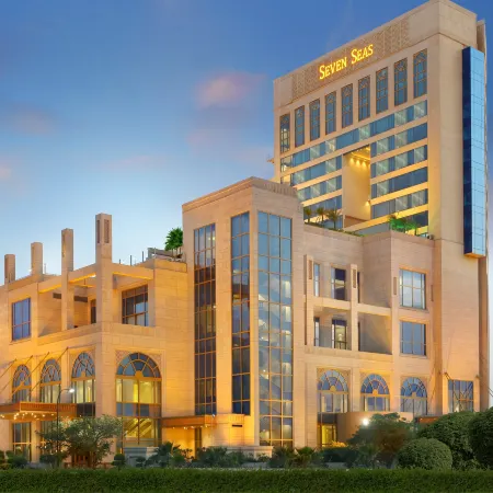 Seven Seas Hotel Отели рядом с достопримечательностью «Северный Дели»
