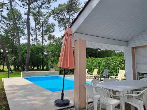 Villa with Swimming Pool 500 m from the Beach Hotels in Moliets-et-Maa