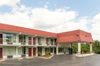 Super 8 by Wyndham Kingsport /I-81 Hotels in Colonial Heights